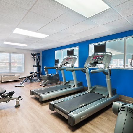 Holiday Inn Express & Suites - Columbus Airport East By Ihg Dış mekan fotoğraf