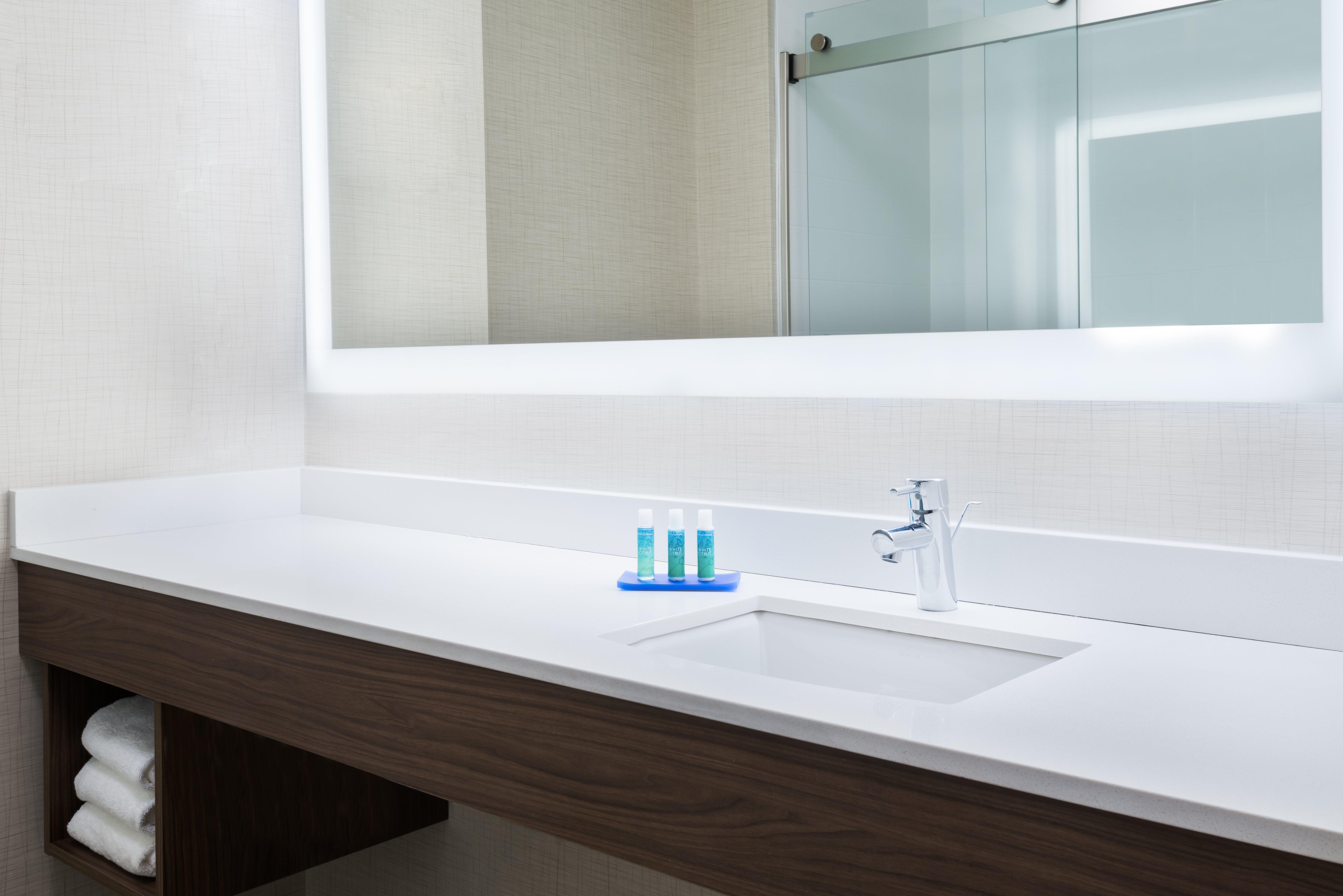 Holiday Inn Express & Suites - Columbus Airport East By Ihg Dış mekan fotoğraf