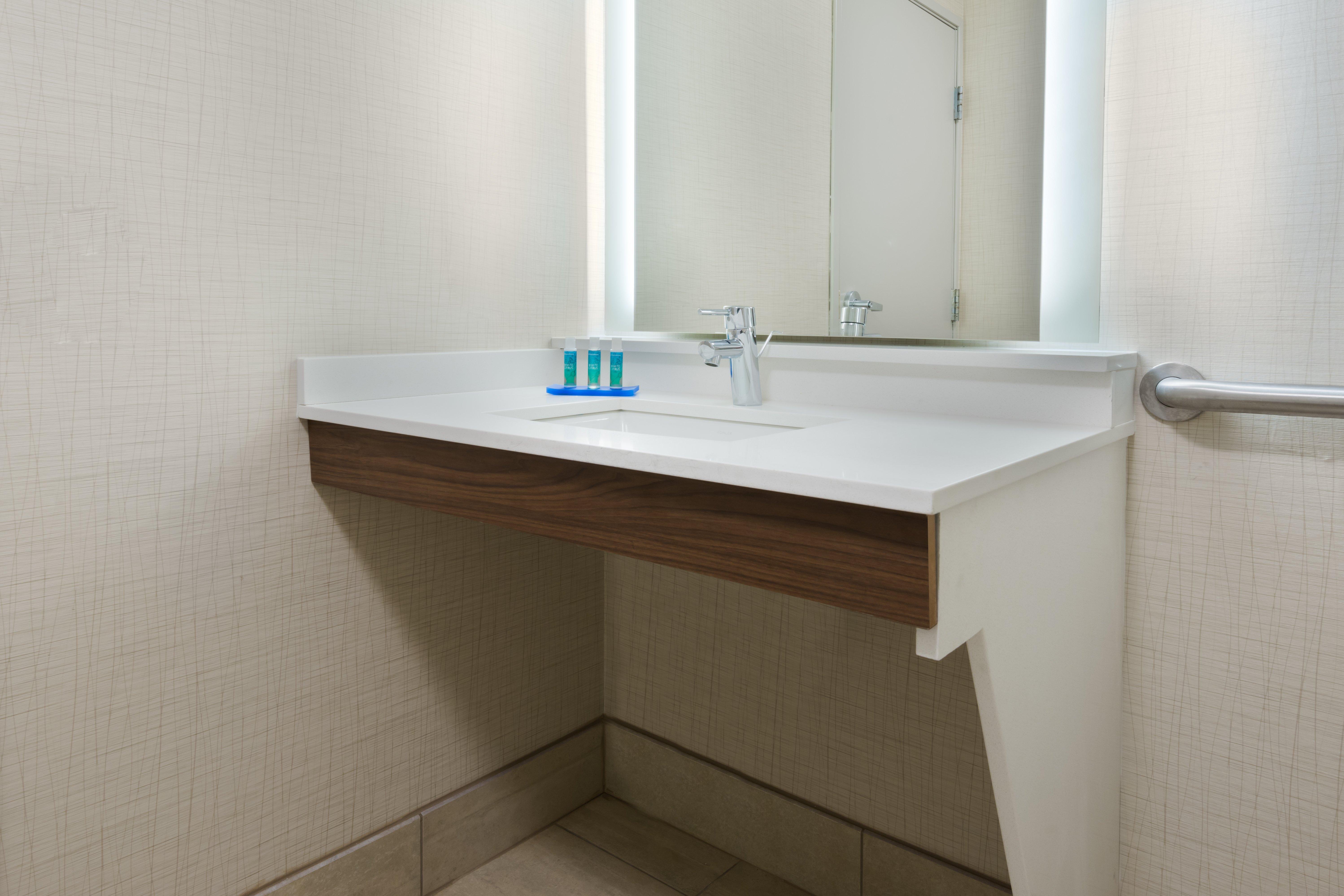 Holiday Inn Express & Suites - Columbus Airport East By Ihg Dış mekan fotoğraf