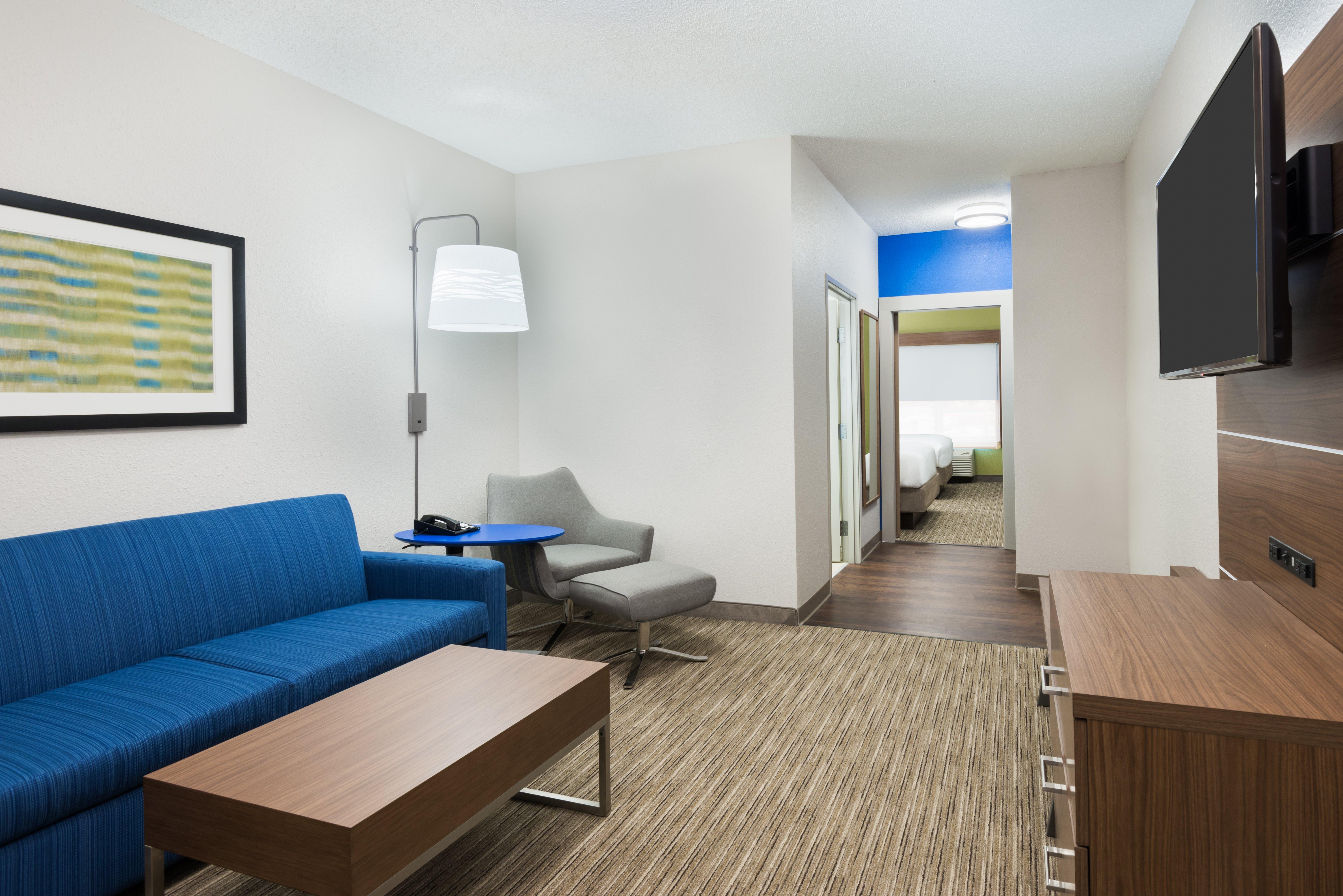 Holiday Inn Express & Suites - Columbus Airport East By Ihg Dış mekan fotoğraf