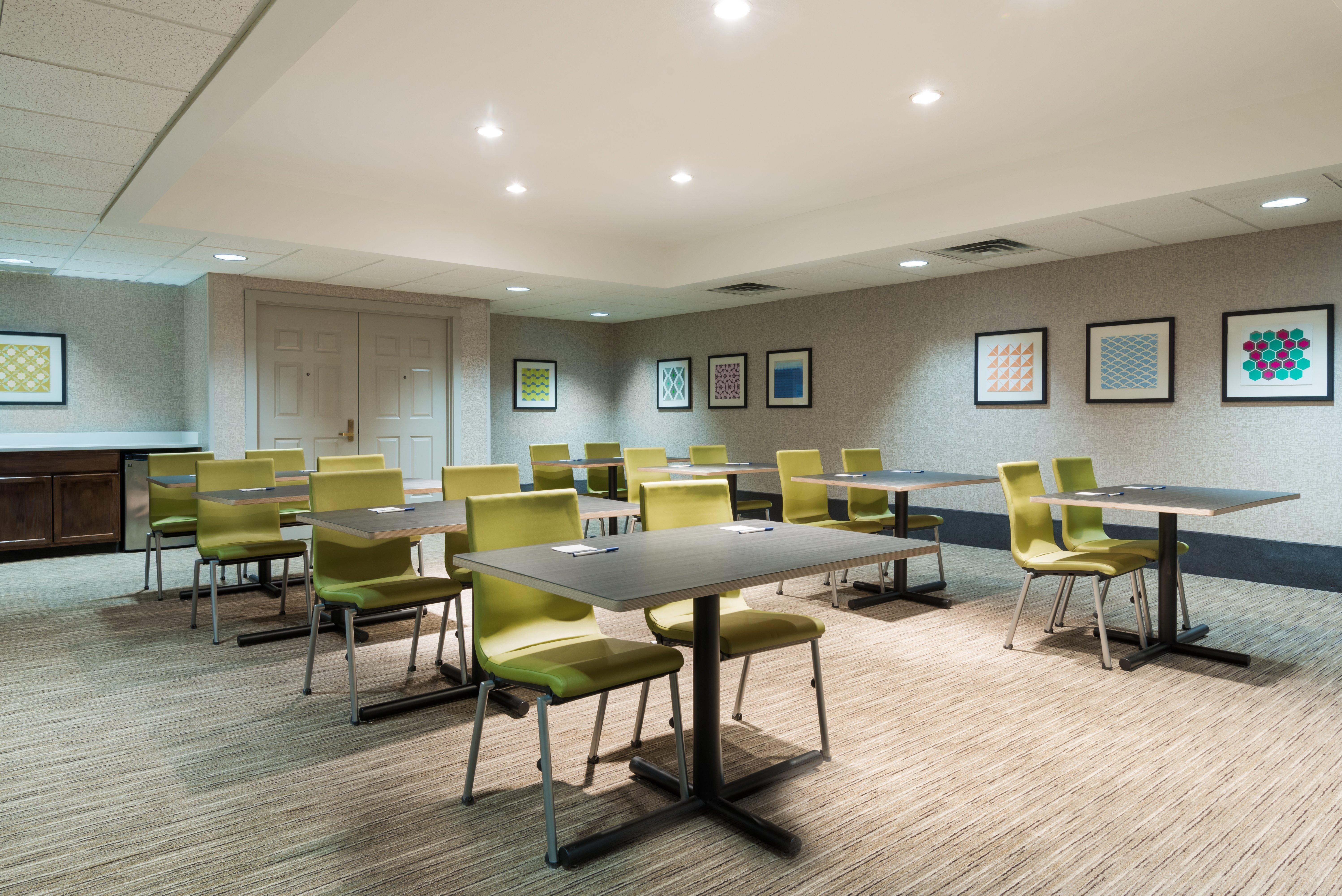 Holiday Inn Express & Suites - Columbus Airport East By Ihg Dış mekan fotoğraf