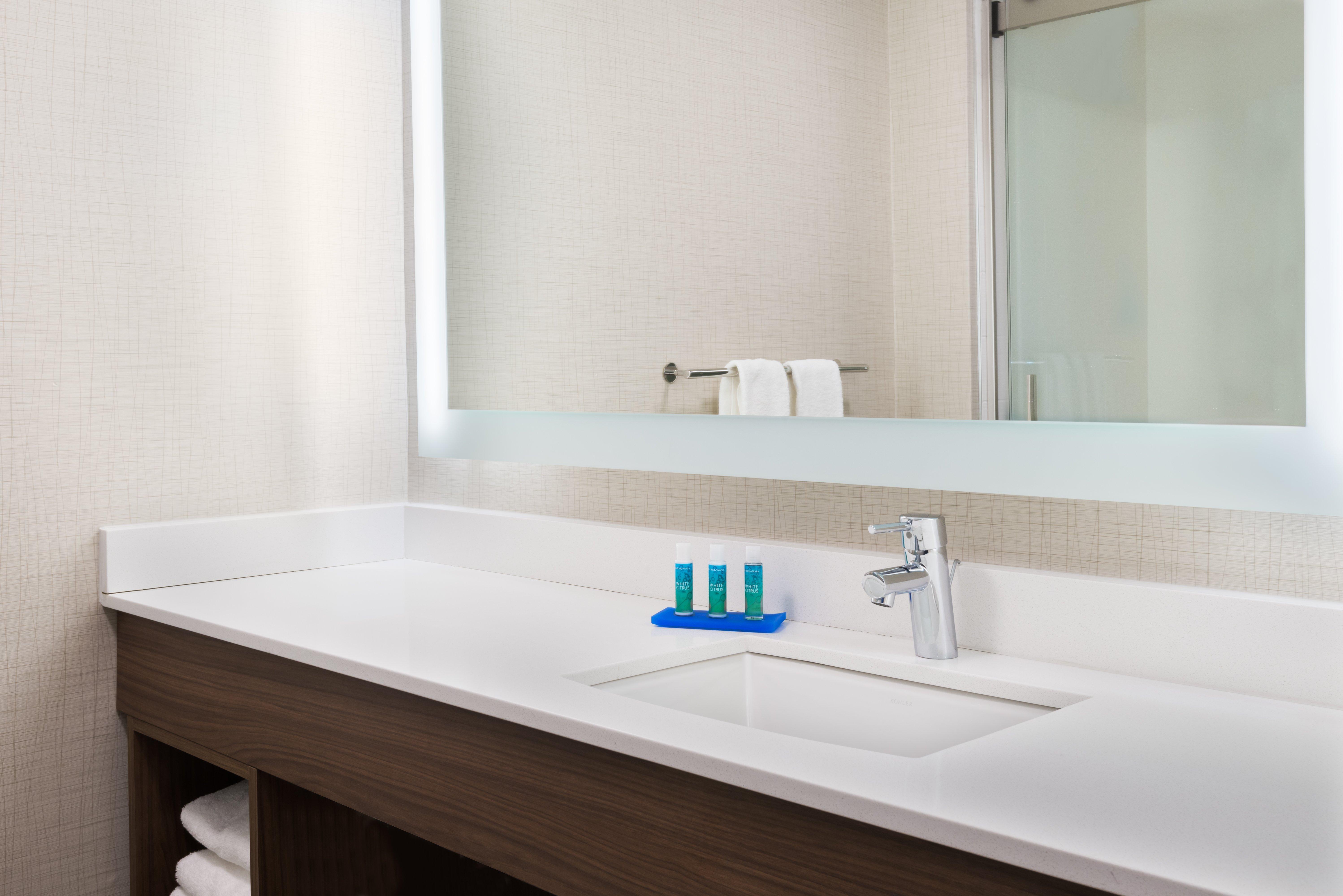 Holiday Inn Express & Suites - Columbus Airport East By Ihg Dış mekan fotoğraf