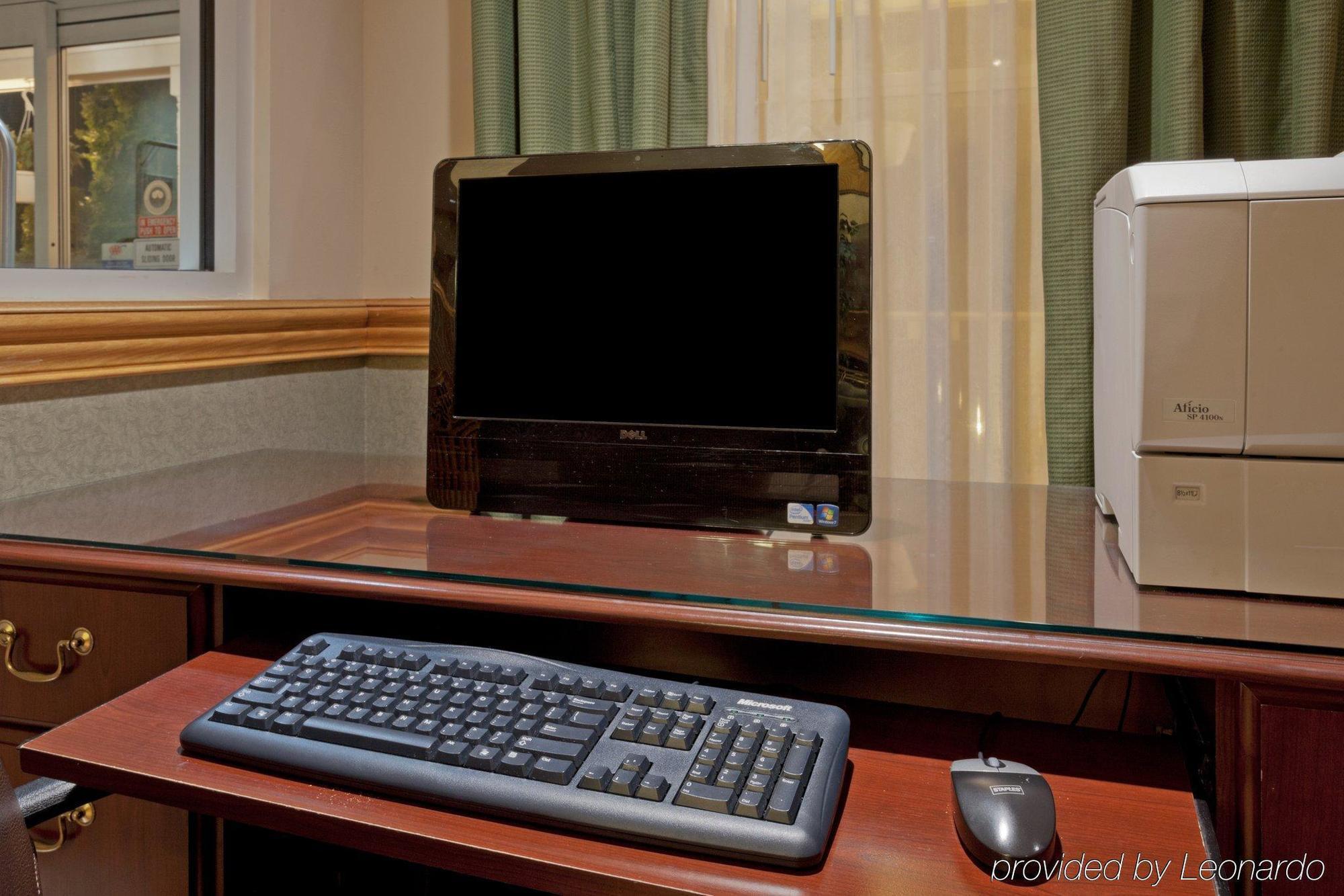 Holiday Inn Express & Suites - Columbus Airport East By Ihg Konforlar fotoğraf