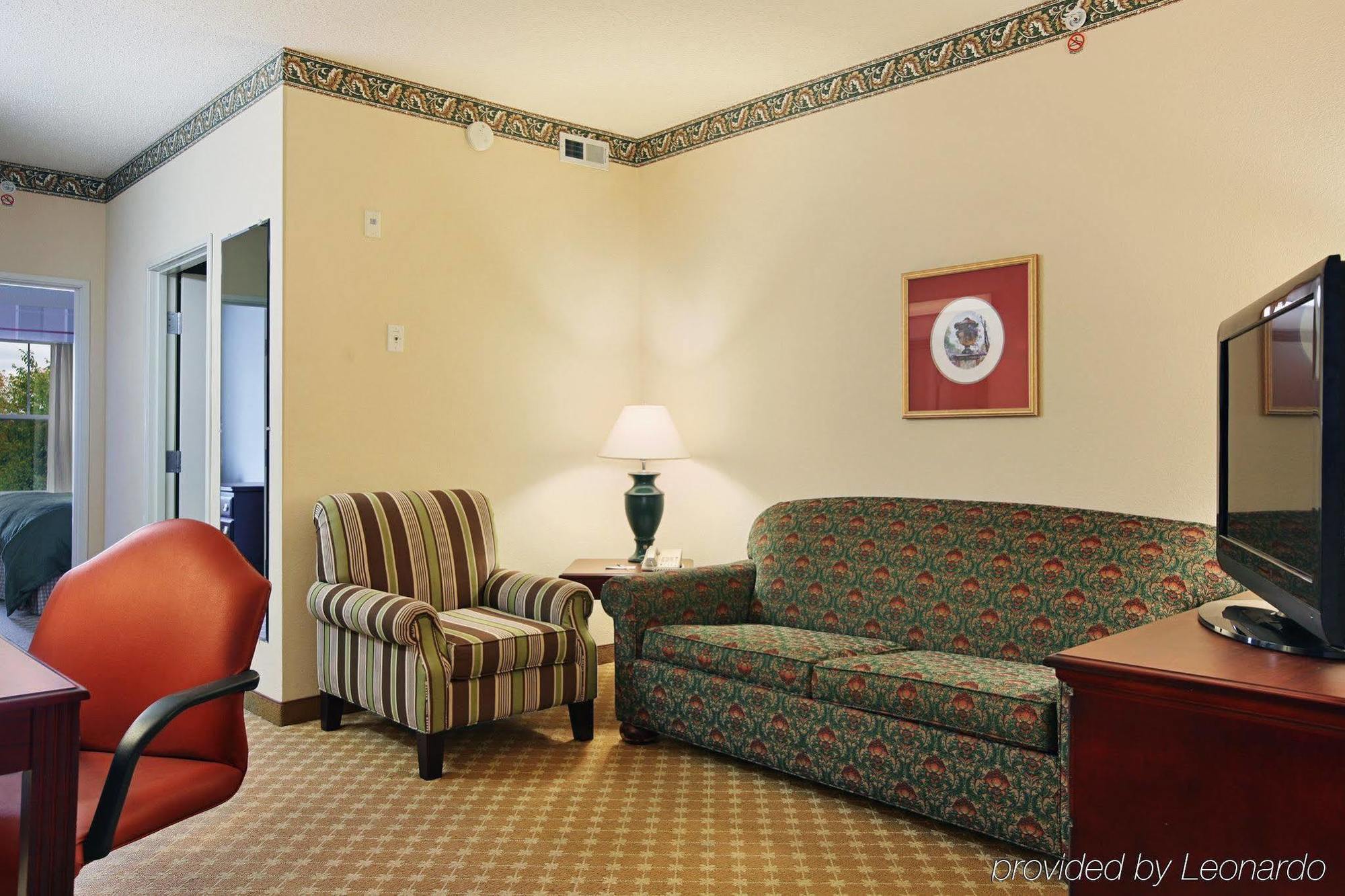 Holiday Inn Express & Suites - Columbus Airport East By Ihg Dış mekan fotoğraf