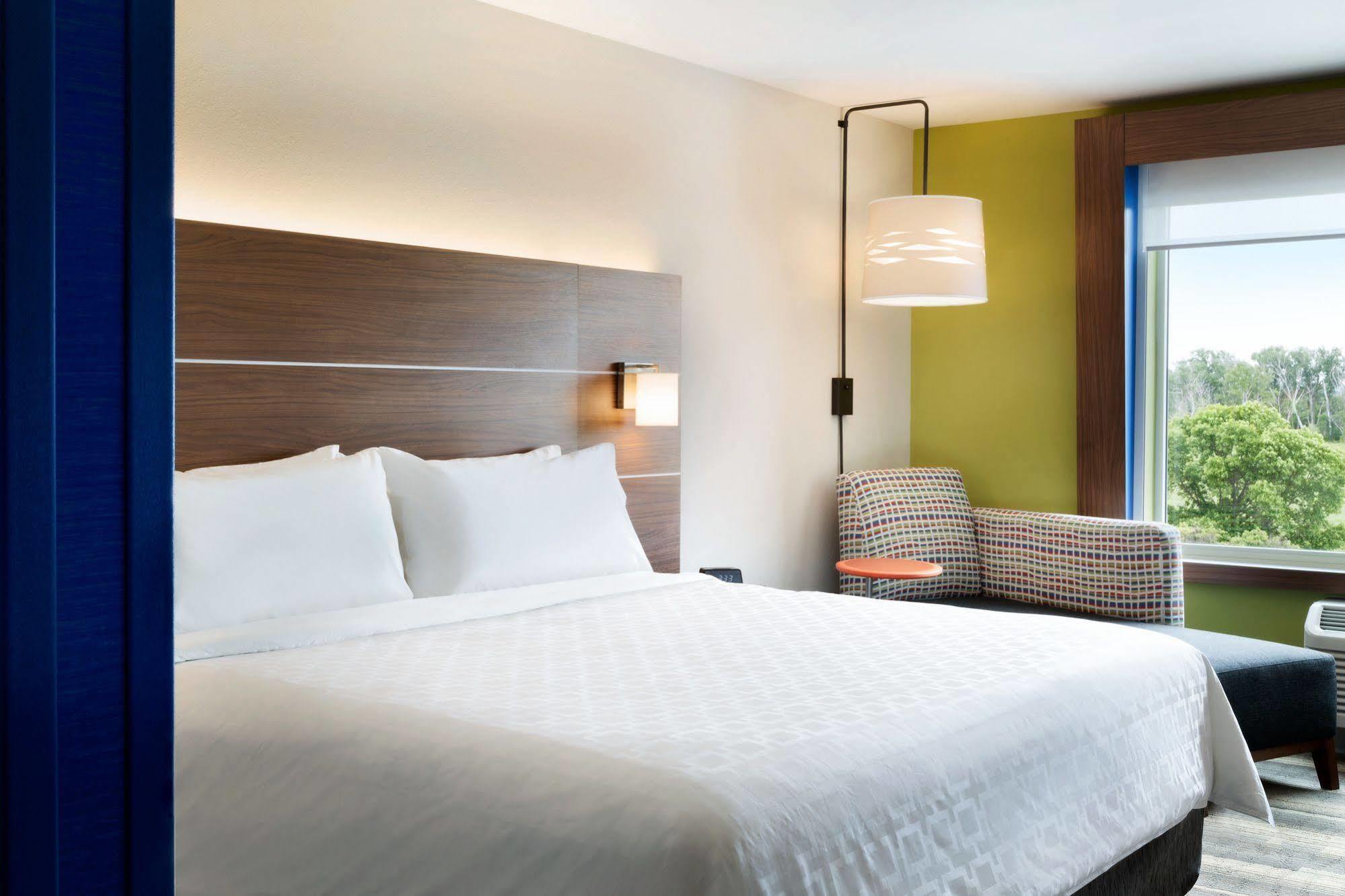 Holiday Inn Express & Suites - Columbus Airport East By Ihg Dış mekan fotoğraf