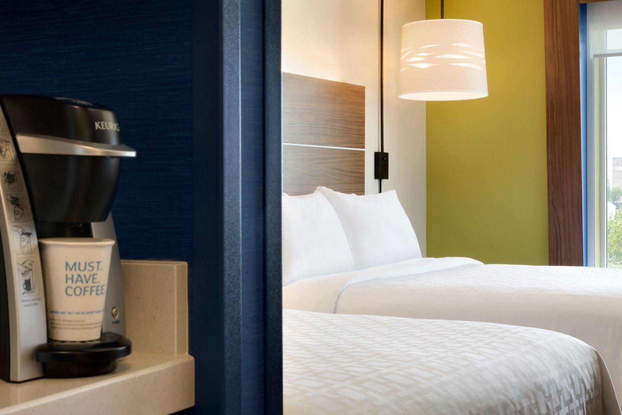 Holiday Inn Express & Suites - Columbus Airport East By Ihg Dış mekan fotoğraf