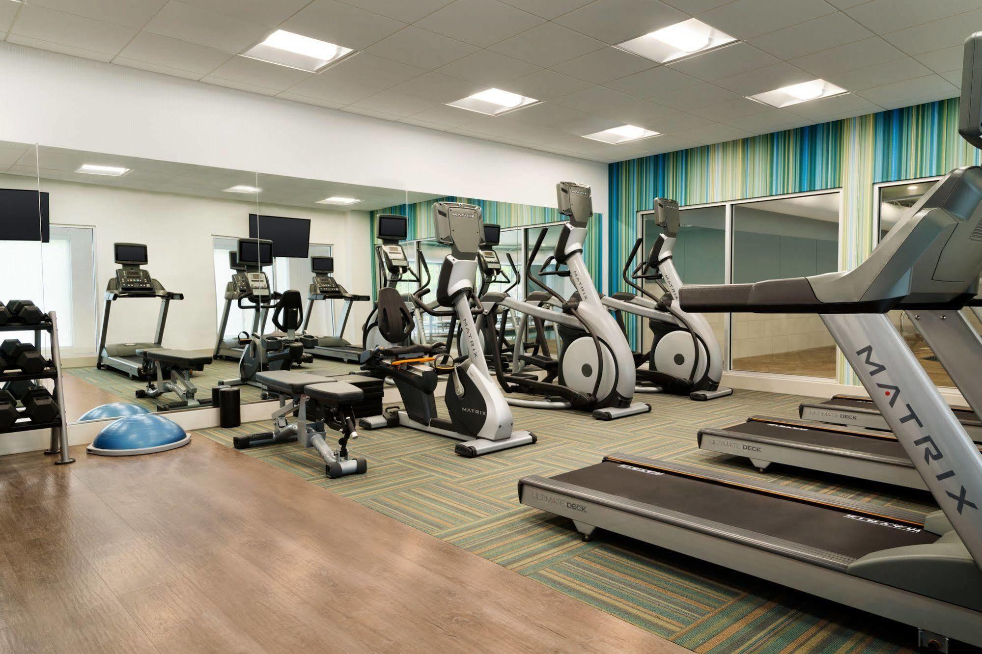 Holiday Inn Express & Suites - Columbus Airport East By Ihg Dış mekan fotoğraf
