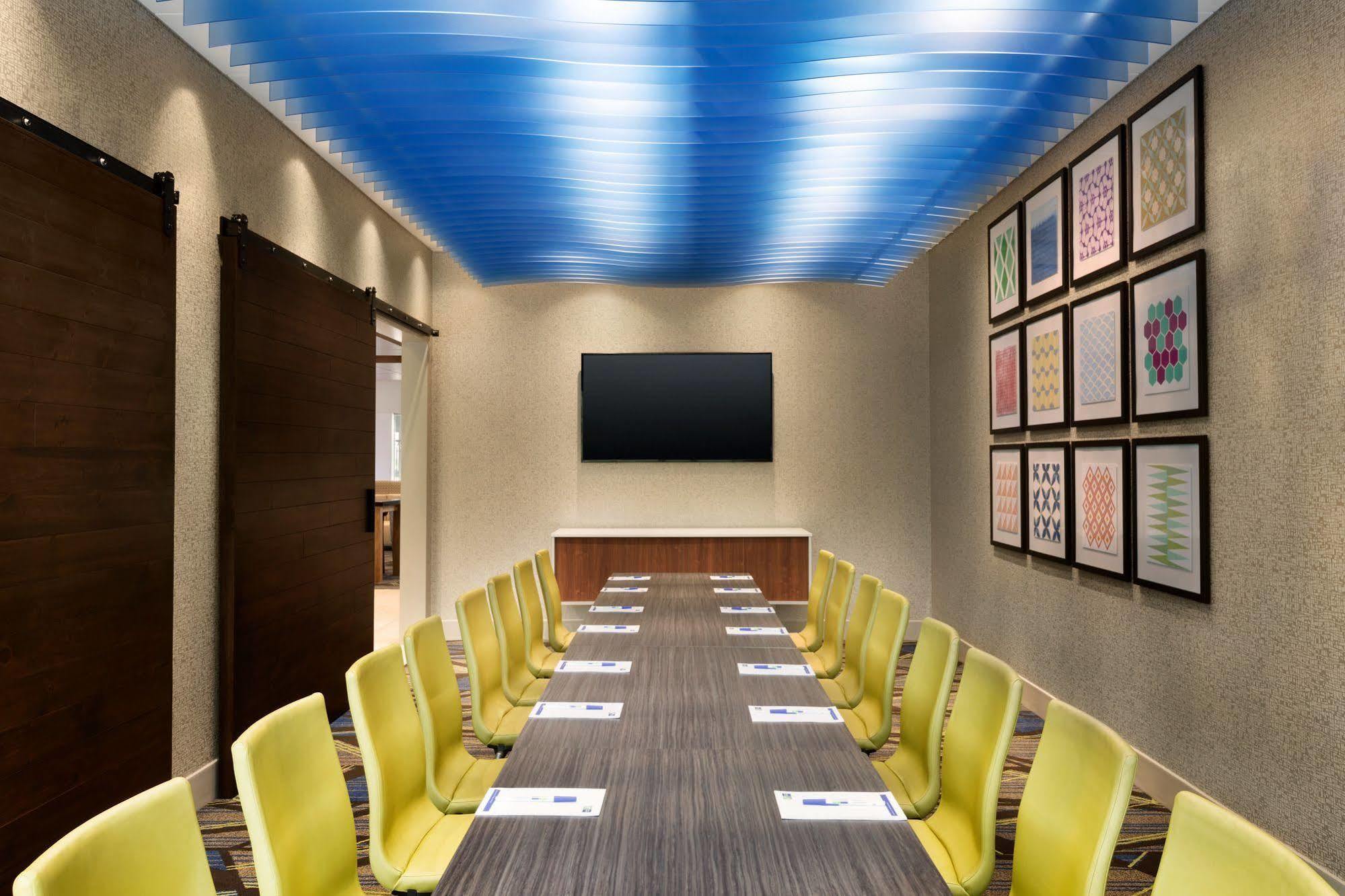 Holiday Inn Express & Suites - Columbus Airport East By Ihg Dış mekan fotoğraf